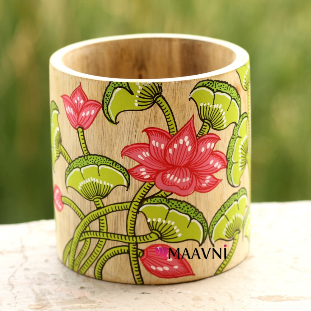 PreSketched Lotus Pen Stand