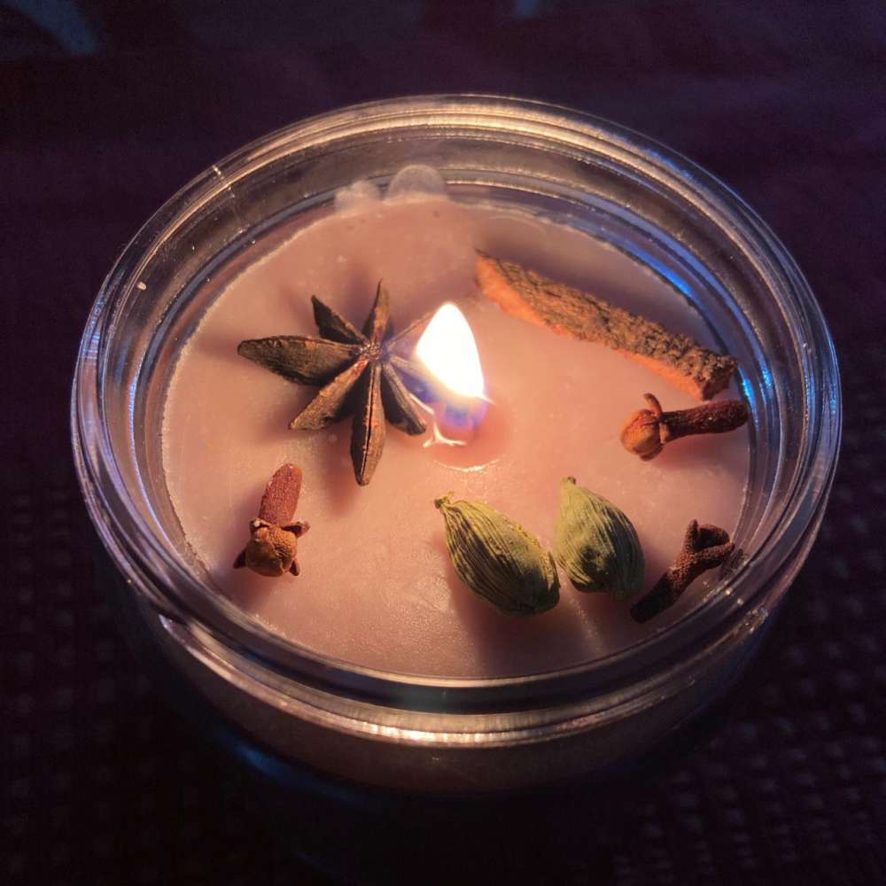 CANELLE REIKI HEALING CANDLE WITH CINNAMON ESSENTIAL OIL AND DRY SPICES COW