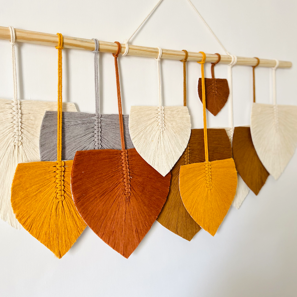 Feather Wall Hanging (11 Feathers/Option1) Knotmuch