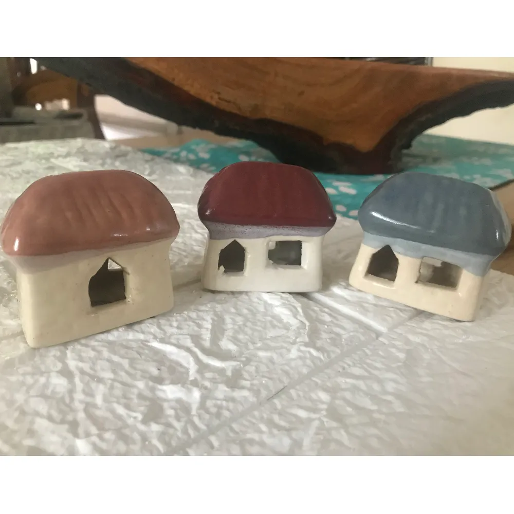 Ceramic Miniature Medium Hut/House Garden Ornament 1 unit (per piece)