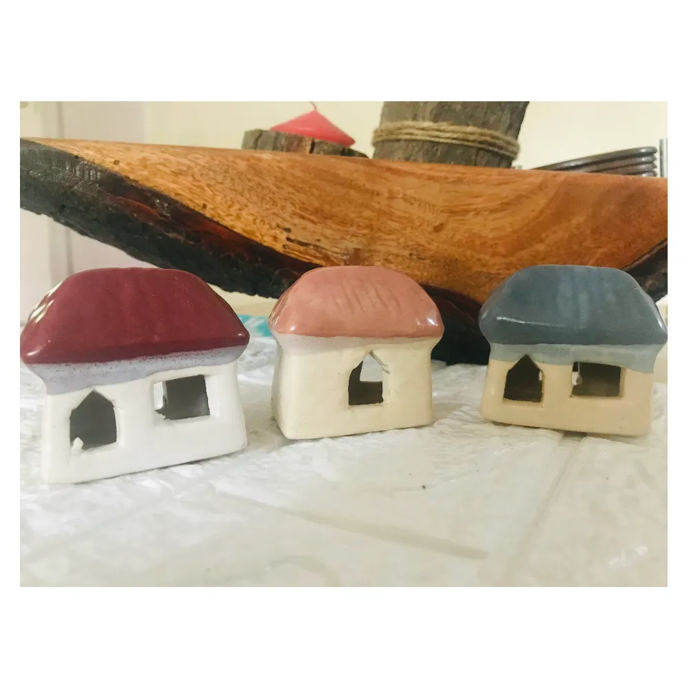 Ceramic Miniature Medium Hut/House Garden Ornament 1 unit (per piece)