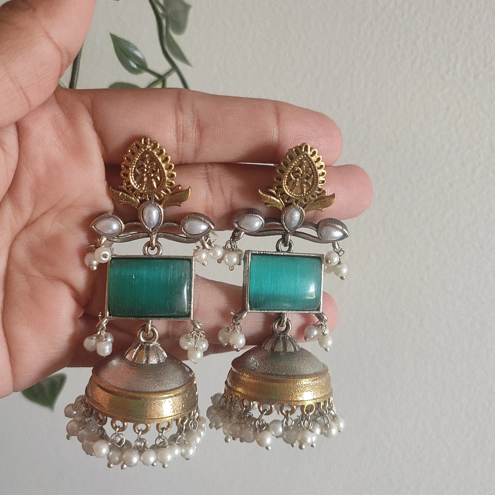 sonal-dual-tone-jhumkas-kreative-curio